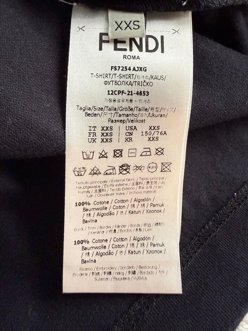 FENDI ブラック Tシャツ 半袖