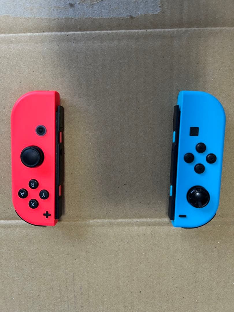 禁煙環境　Nintendo Switch 本体 ネオンブルーネオンレッド