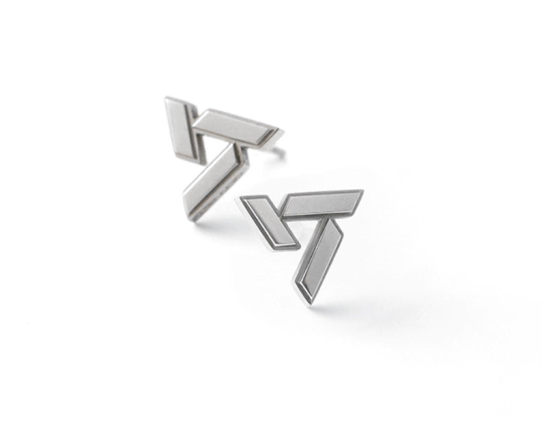 セブチ　SEVENTEEN 8thAnivsary EARRINGS ピアス