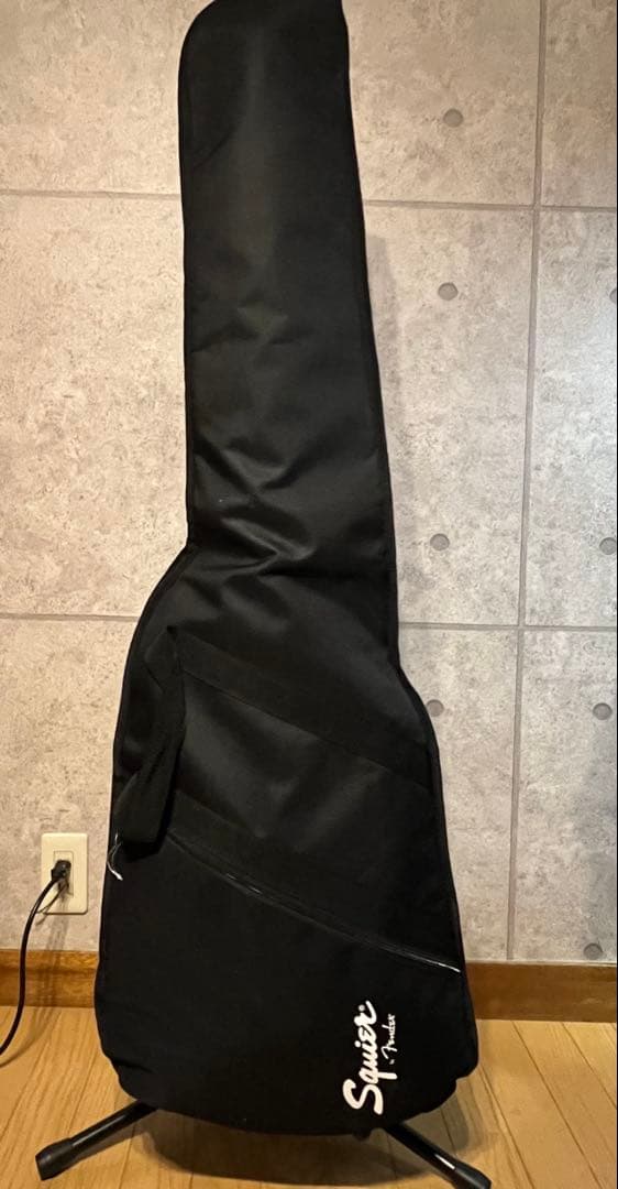 美品　5弦ベース　SQUIER JAZZ BASS アクティブ　ベーススタンド付