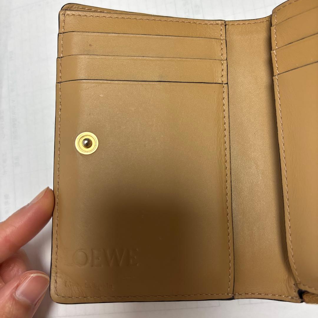 ロエベ　二つ折り　財布