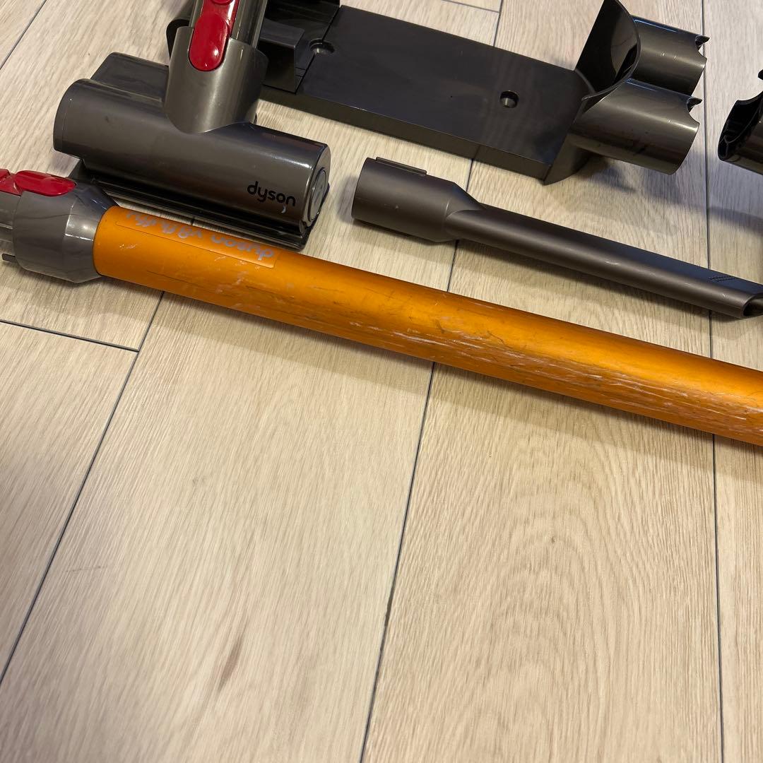 【稼動品】ダイソン 掃除機 dyson V8 fluffy SV10コードレス