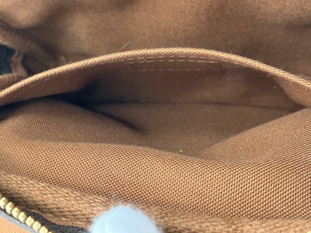 【美品】ルイヴィトン LOUIS VUITTON バムバッグ ボスフォール