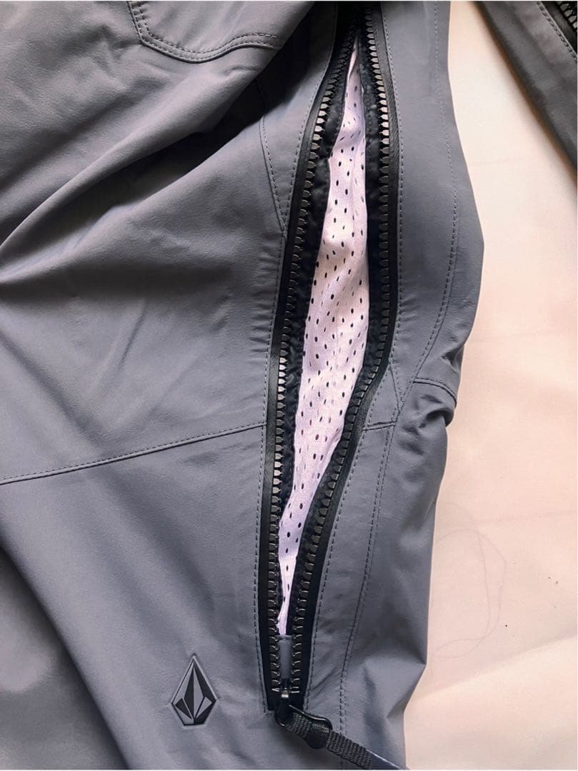 Volcom gore tex guide パンツ　Mサイズ