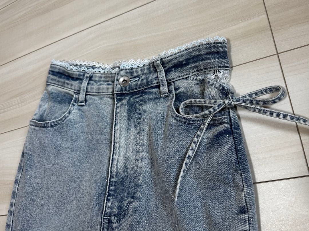 【今期予約商品】サイドカットレース美脚ビジューデニム