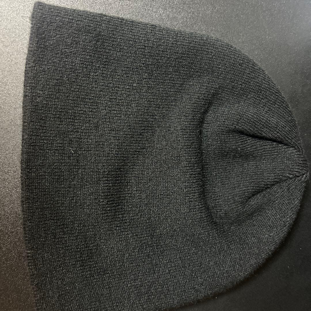 ブラックニット帽 刺繍ロゴ付き ideaswam