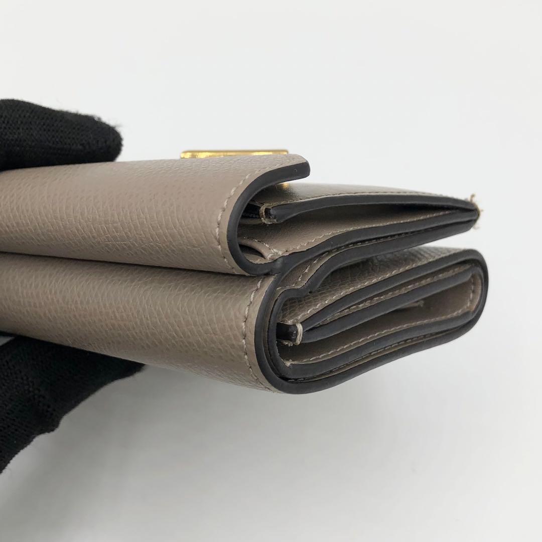 美品 現行 フェンディ FFダイヤモンド 三つ折り財布 バイカラー レザー