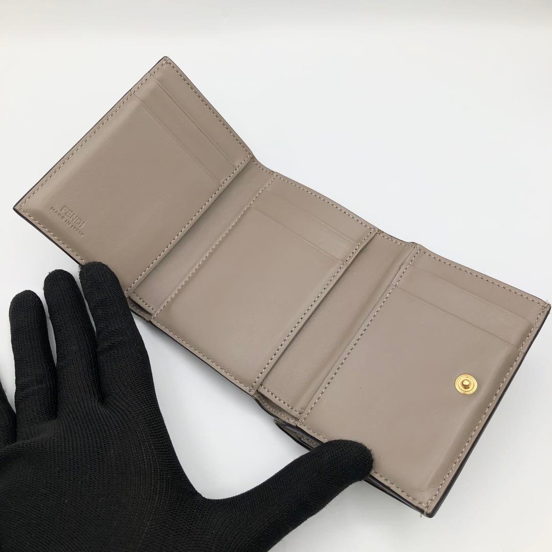 美品 現行 フェンディ FFダイヤモンド 三つ折り財布 バイカラー レザー