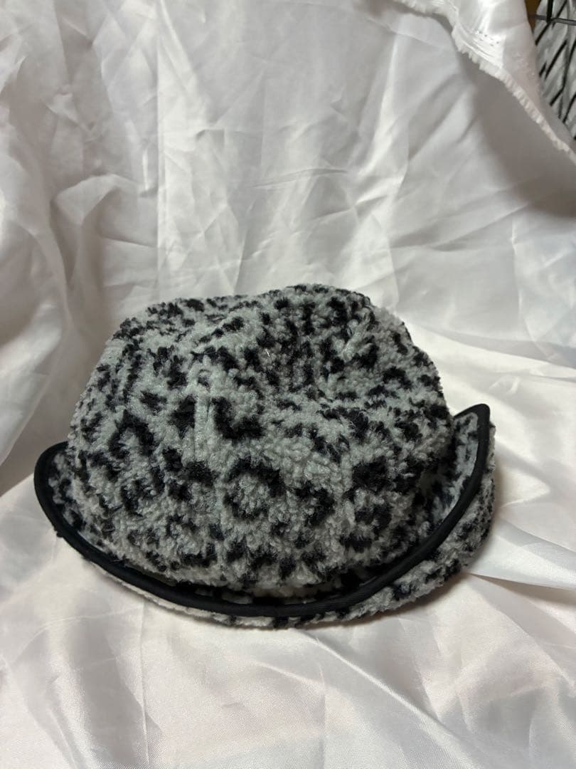 ち**様 supreme イヤーフラップ　キャップ