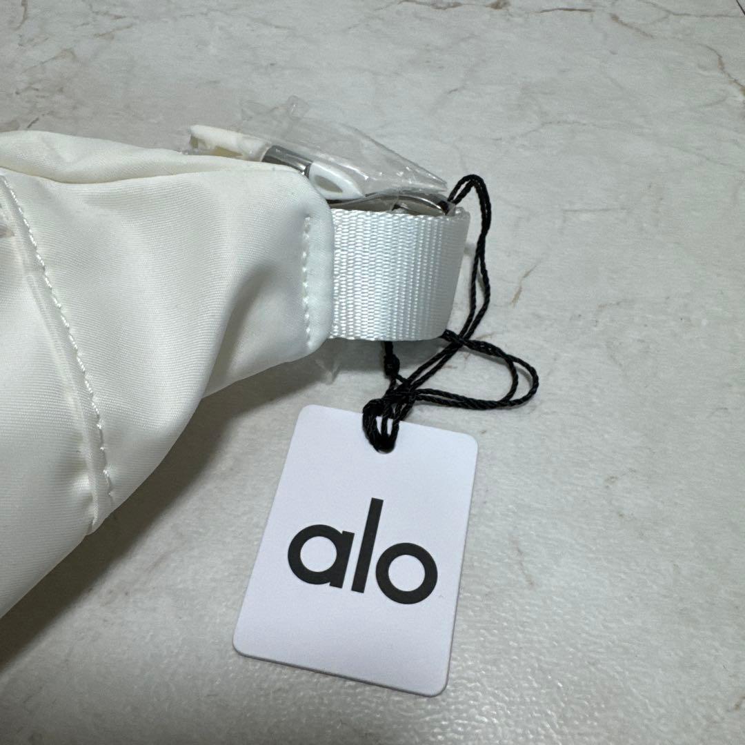 alo アロ　ボディバッグ　ホワイト　白　alo yoga ウエストバッグ