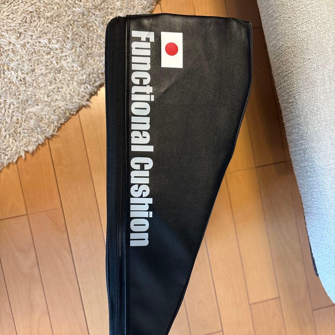 美品 KOBA トレファンクショナルクッション 定価12777円