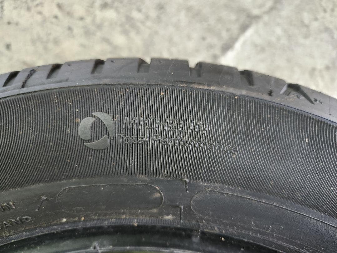 送料込☆2022年製 MICHELINミシュランタイヤ 155/65R13☆4本