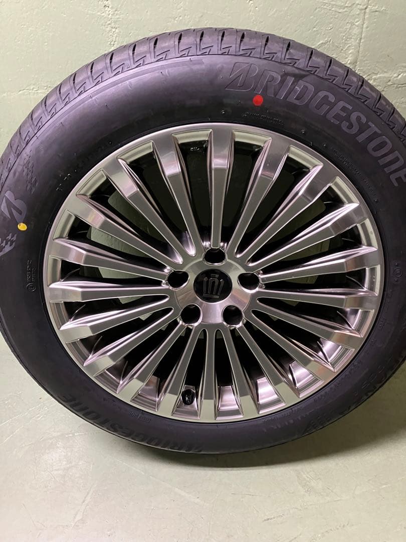 新型クラウン　HEV Z 純正タイヤホイール ブリヂストン 19インチ ホイール