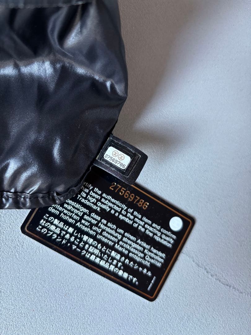 【超希少入手困難】CHANELナイロンボディバッグ　サコッシュ