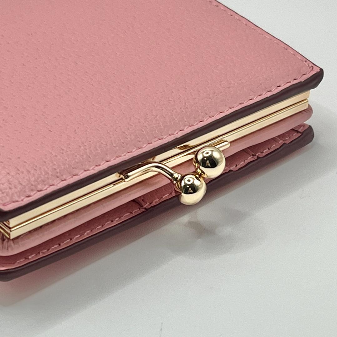 未使用 人気Vivienne Westwood 二つ折り がま口 定番 ピンク