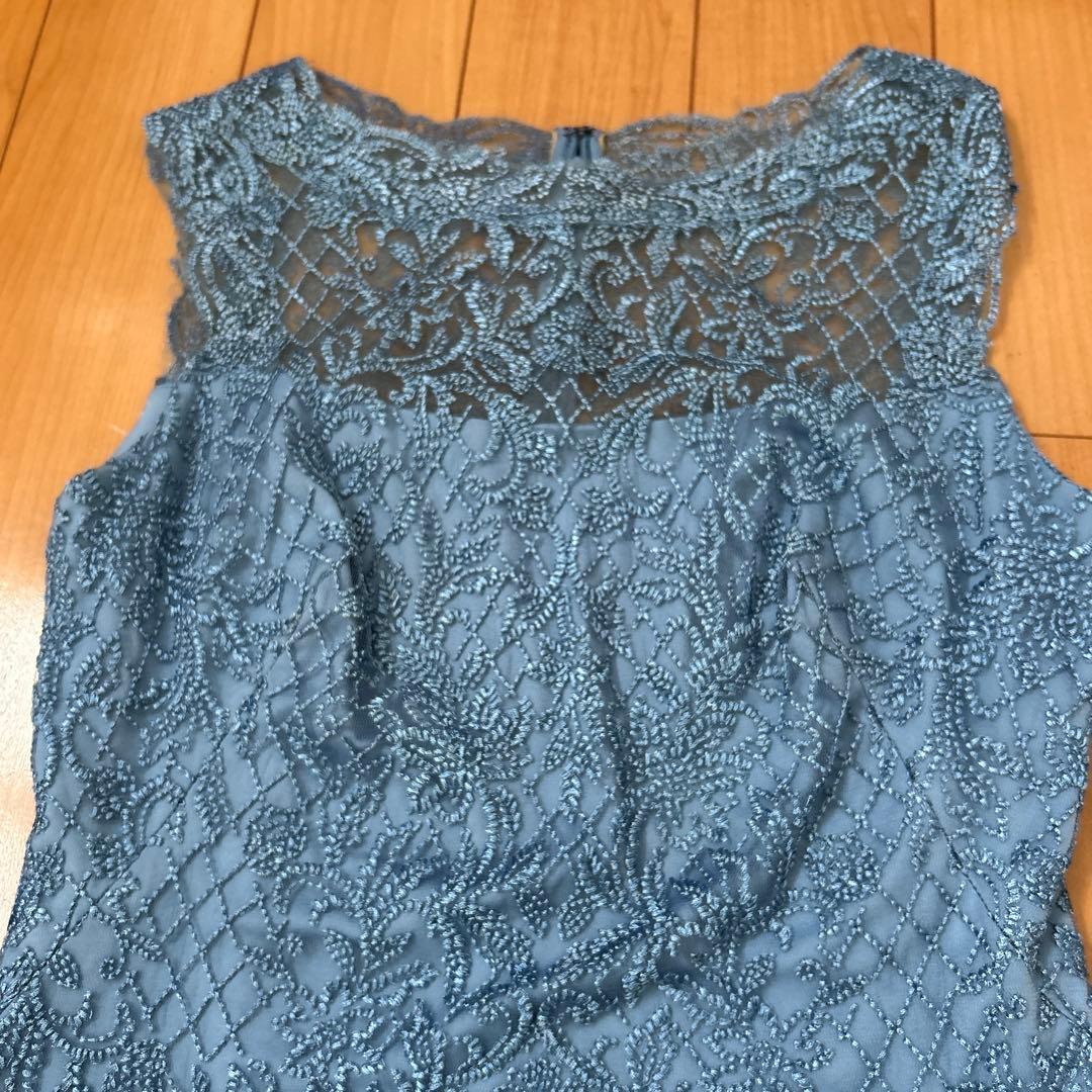 【タダシショージ】ひざ丈ワンピース　総レース11号相当　花柄　刺繍　ブルー