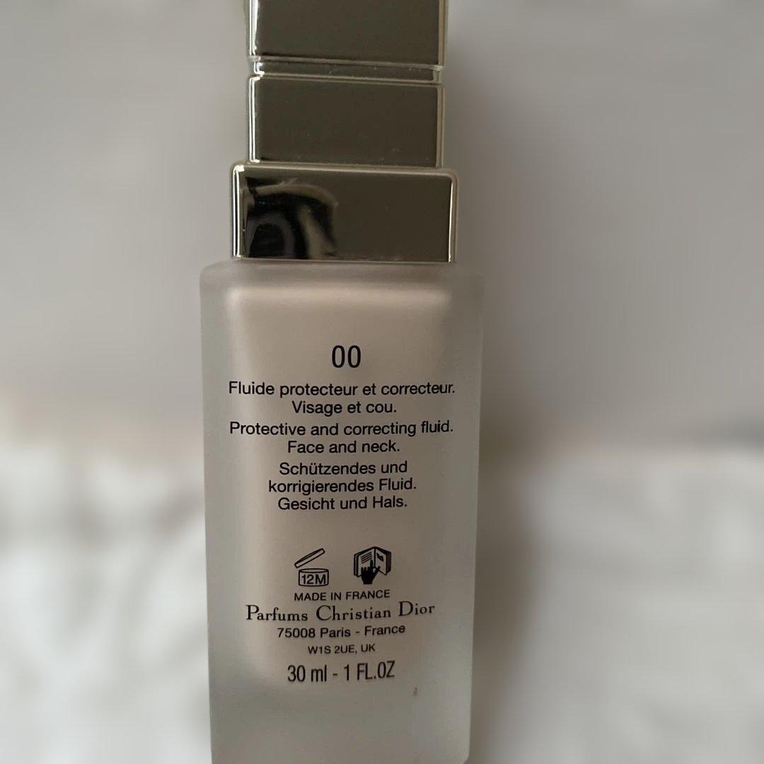 Dior LE PROTECTEUR UV MINÉRAL BB 00