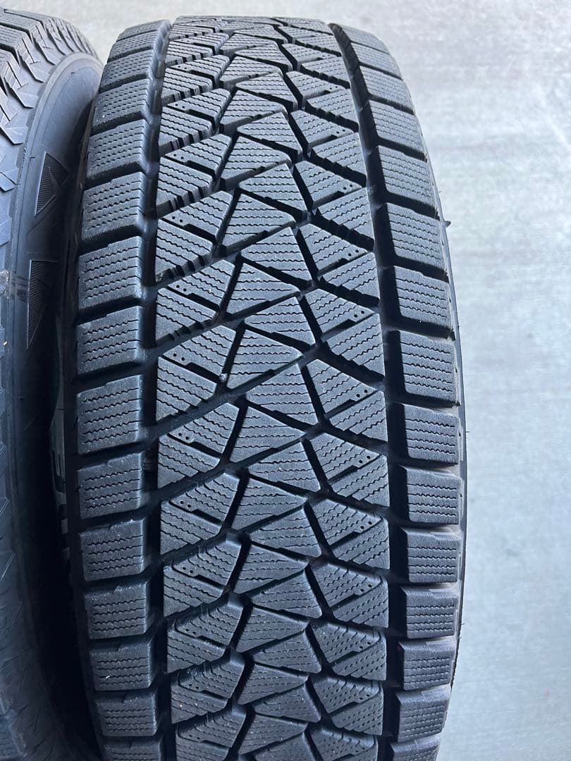 215/70R16 BRIDGESTONE/DM-V2 16年製 スタッドレス