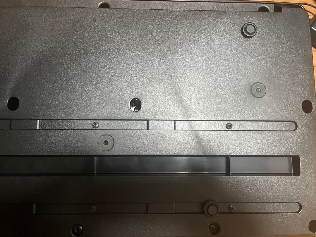 Roland fantom06 本体裏面にキズあり
