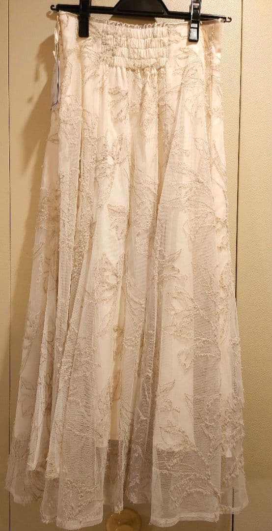 新品タグ付✨Apuwelse-riche ブークレフラワーマチフレアスカート S