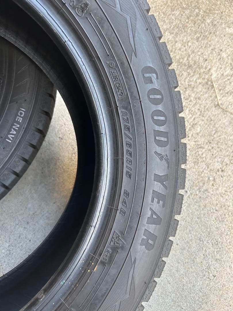 175/65R15 スタッドレス4本セット　①