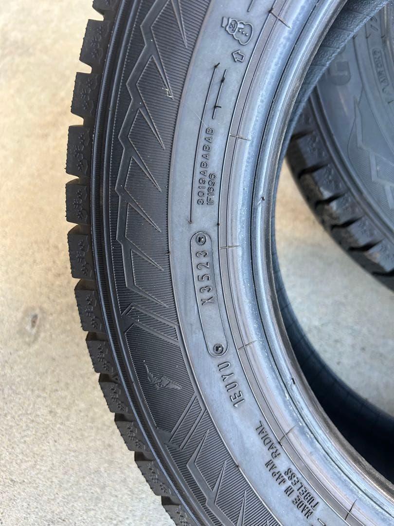 175/65R15 スタッドレス4本セット　①