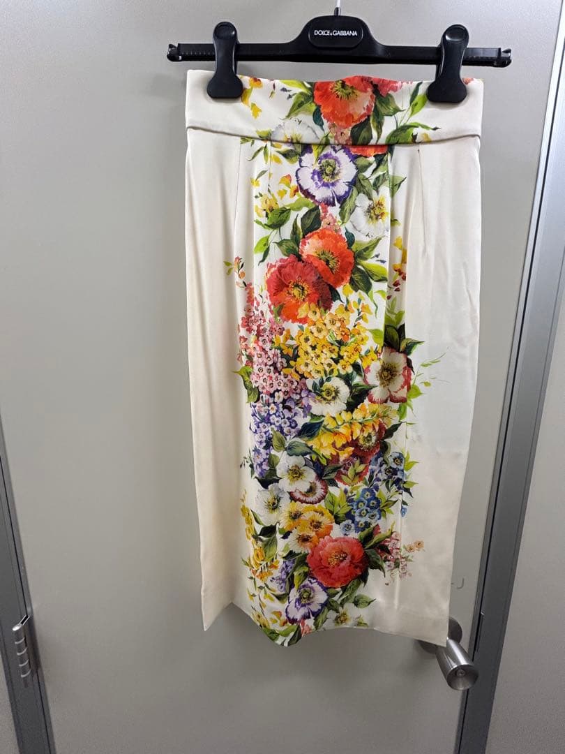 新品　ドルチェ＆ガッバーナ　Dolce & Gabbana スカート　38 花