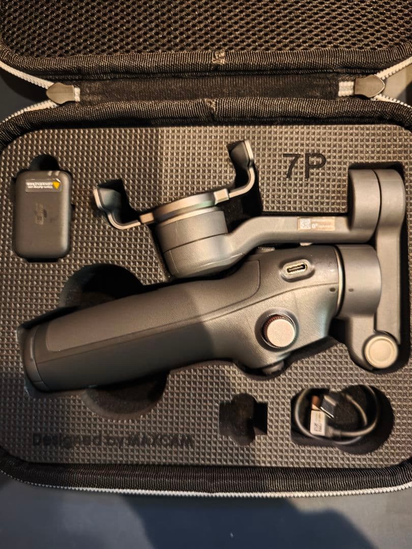 DJI Osmo Mobile 7P ケース付き