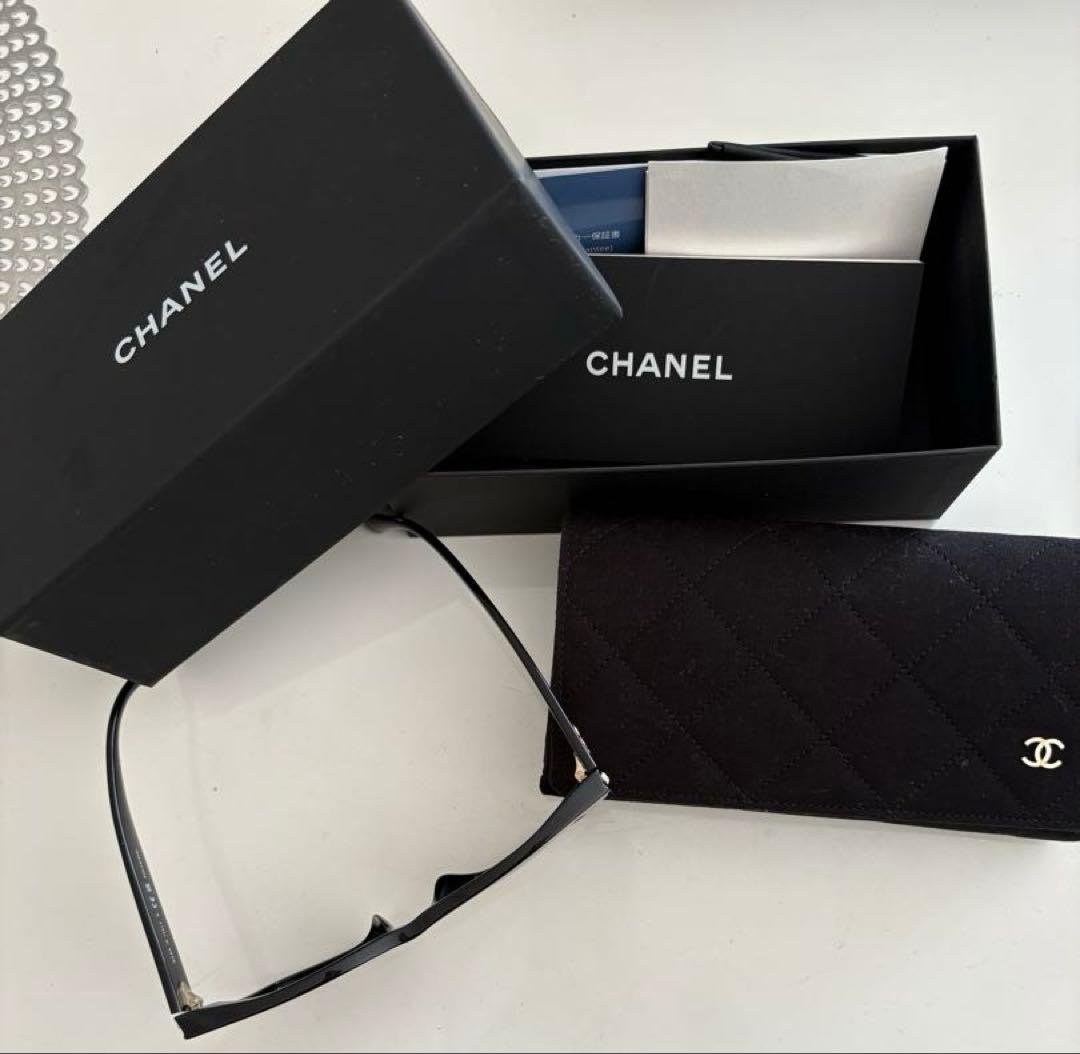 新品⭐︎CHANEL ロゴマークとパール付きサングラス