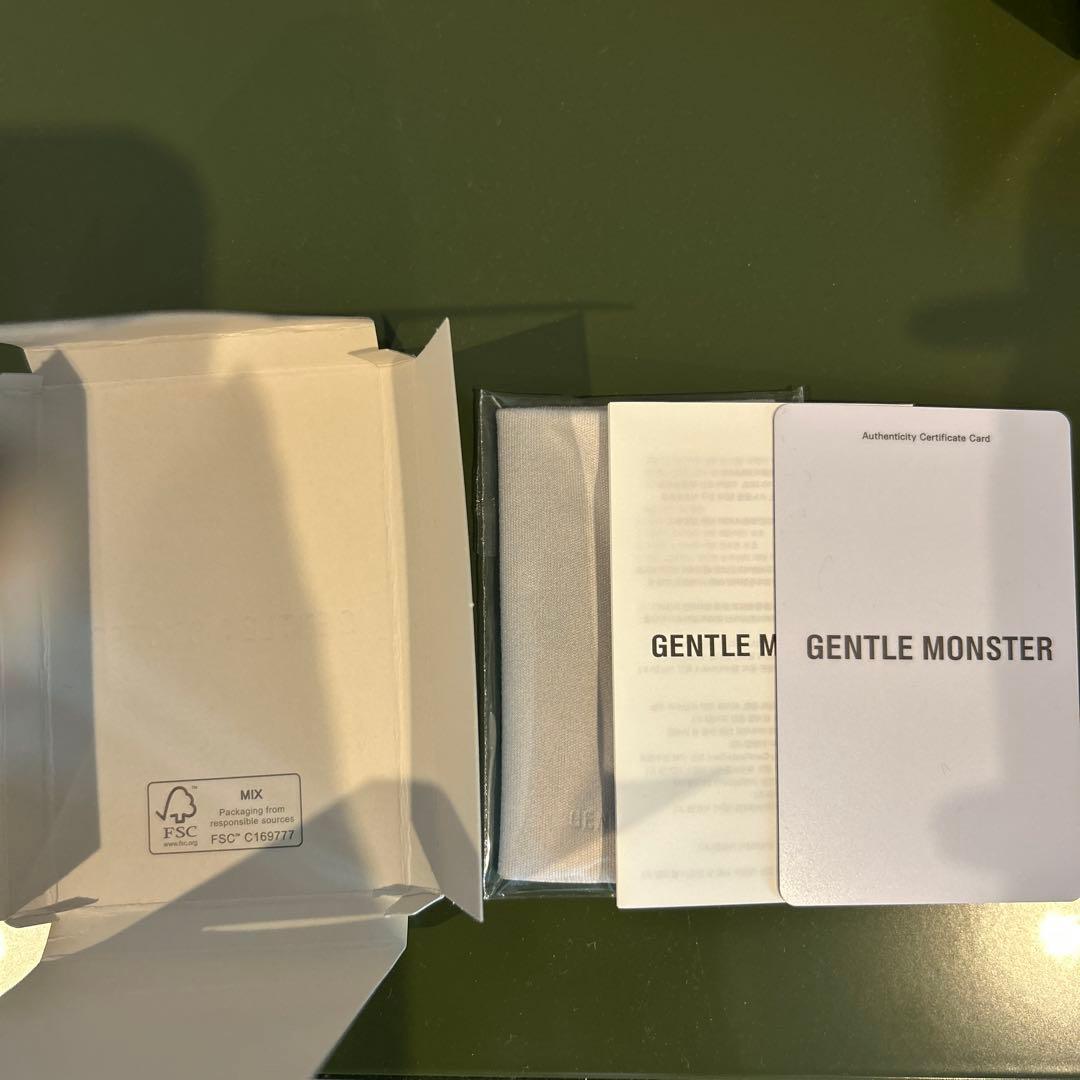【値下】Gentle Monster ジェントルモンスター NADA-KC2
