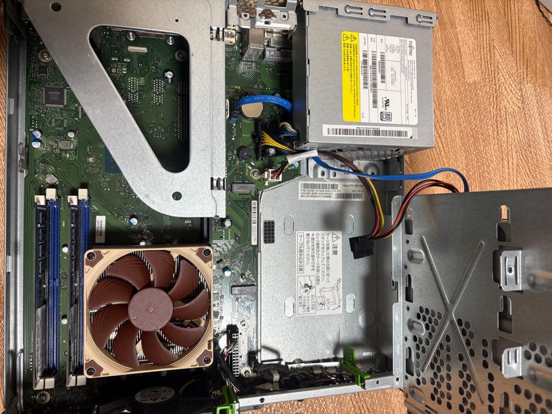 富士通 ESPRIMO D588/VX デスクトップPC/i3-8100