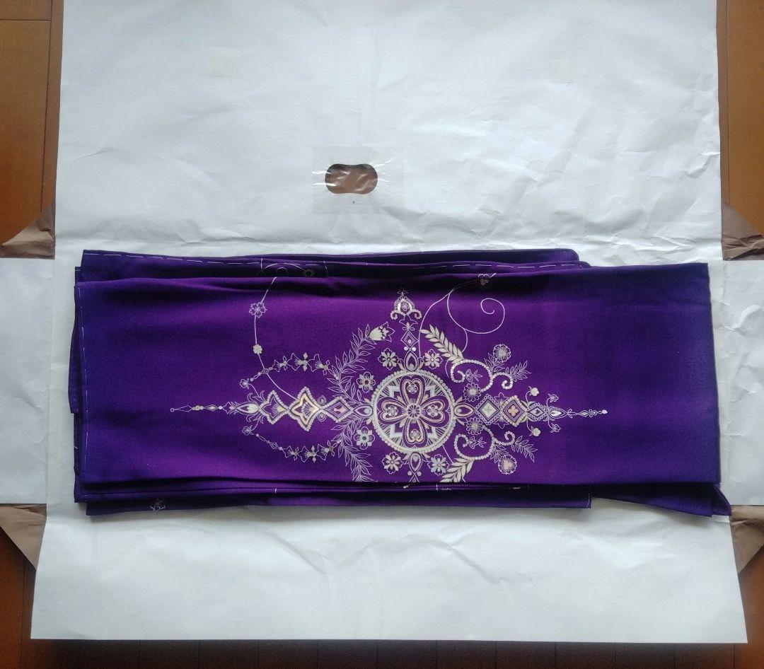 未使用品　紫色 刺繍入り 振袖 着物
