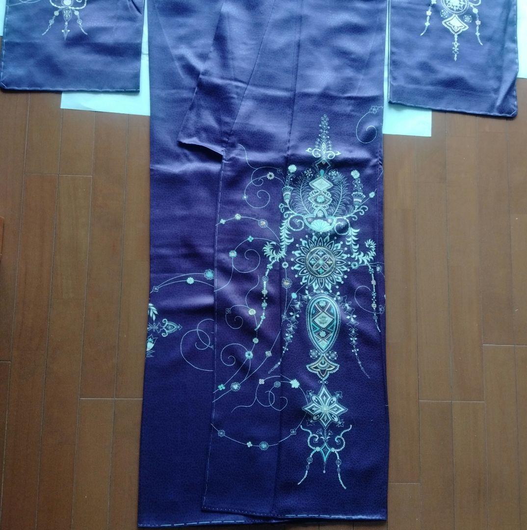 未使用品　紫色 刺繍入り 振袖 着物