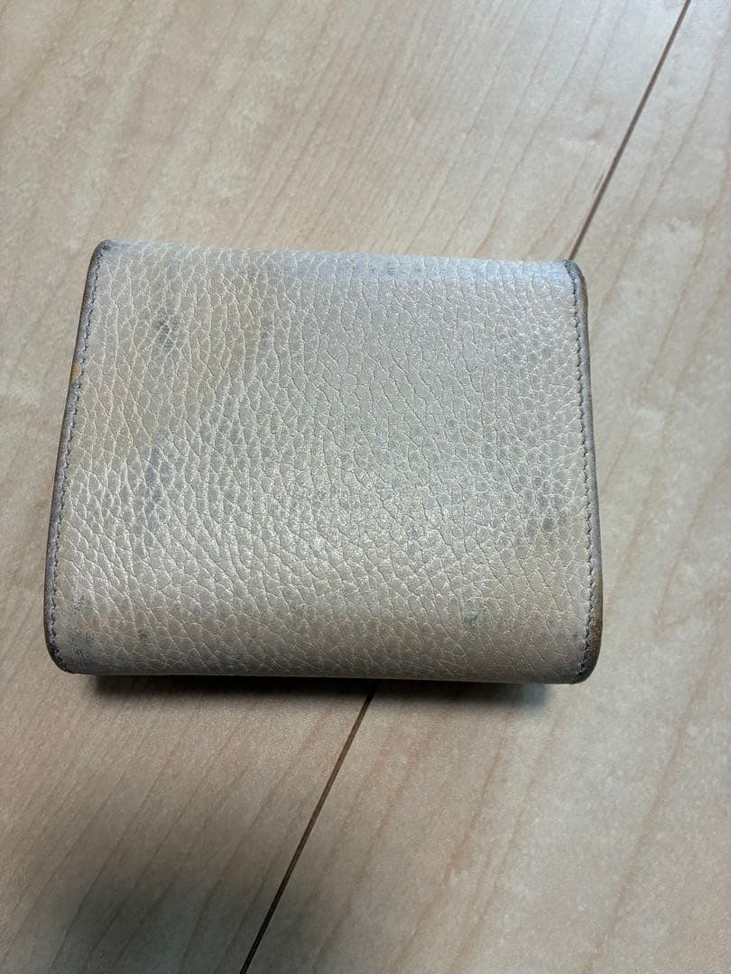 ホワイト　グリーン レザー 二つ折り財布　グッチ