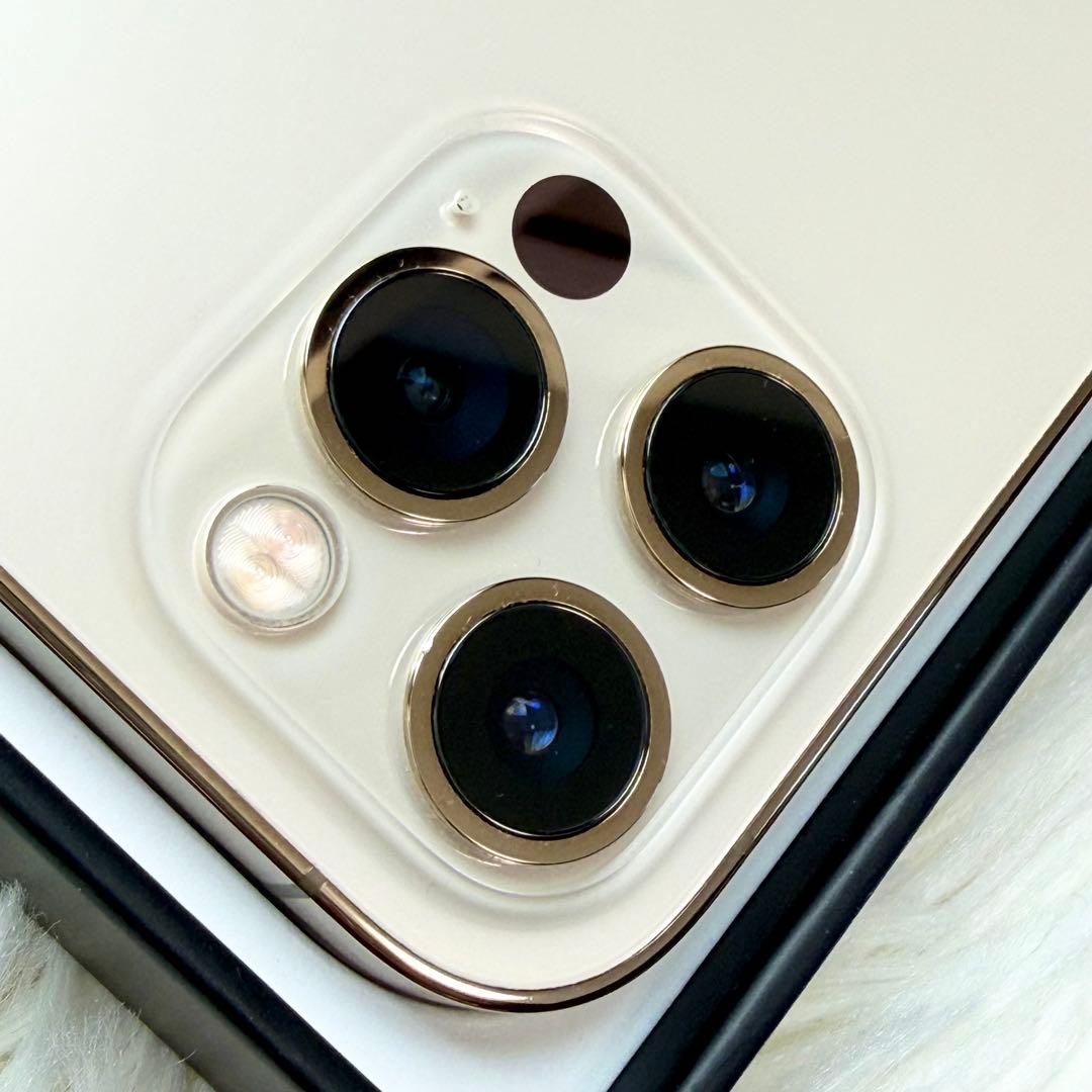 【美品】iPhone12 Pro ゴールド 256GB ガラスフィルムおまけ付き