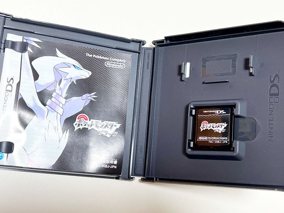 美品 ポケットモンスター ブラック