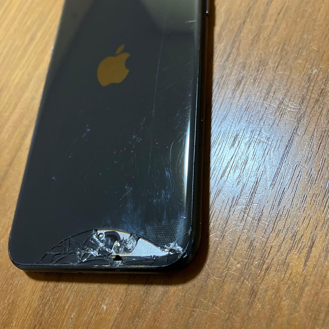 iPhoneSE 第二世代　ブラック 裏面ひび割れあり　128GB