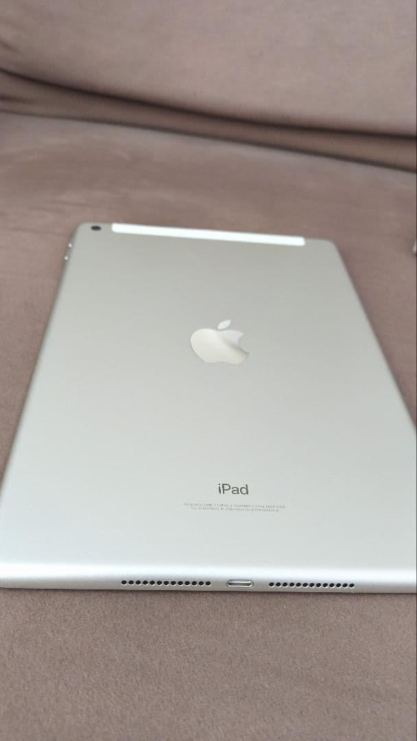 中古美品 iPad 第5世代 Wi-Fi+Cellularモデル 32GB