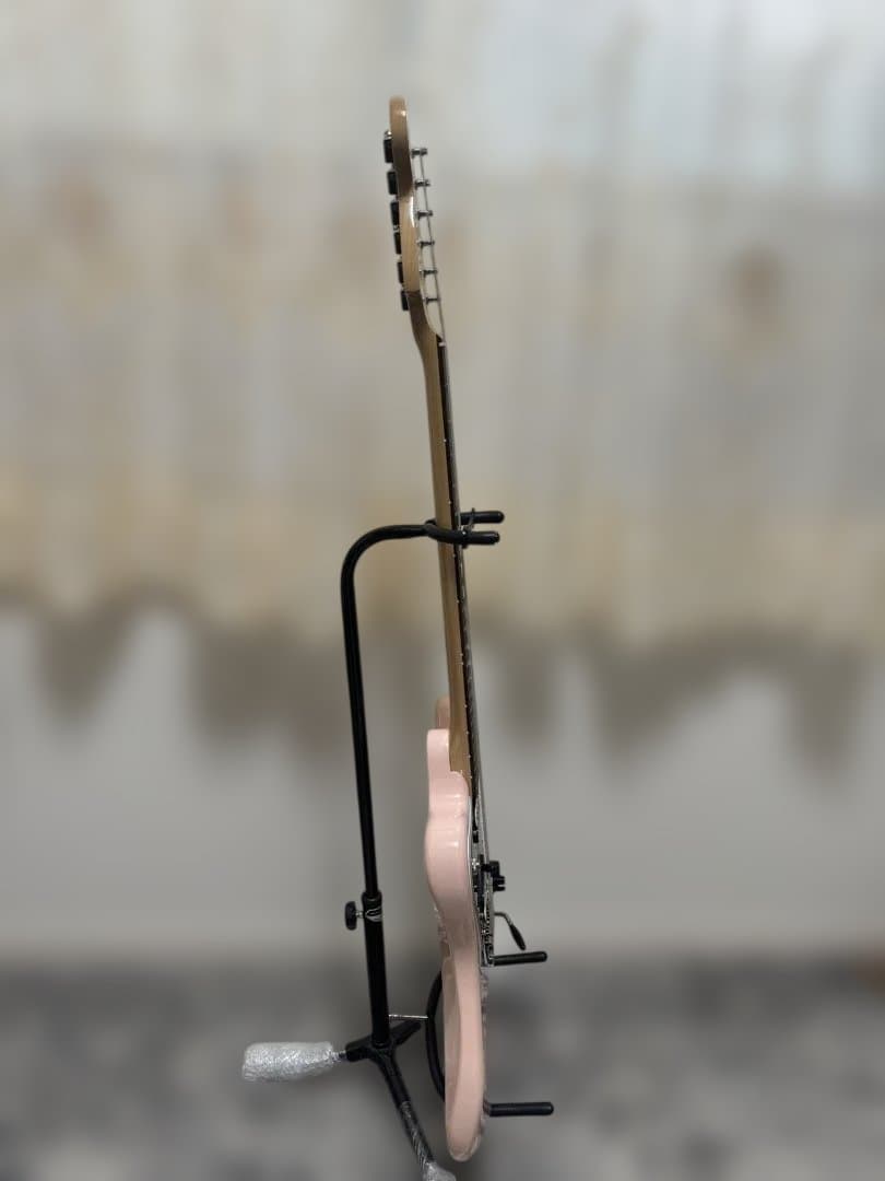 Squier by Fender Super-Sonic ピンク