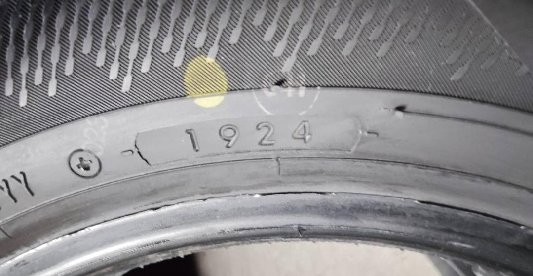 2024年製　ヨコハマタイヤ　アドバンデシベル 185/60R15 2本