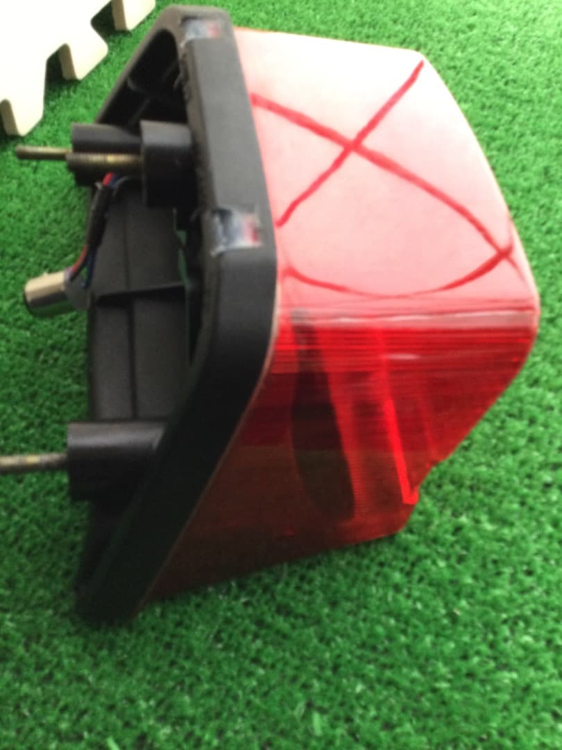 Kawasaki ZRX用赤色 LEDテールランプ (白色LEDナンバー灯付き)
