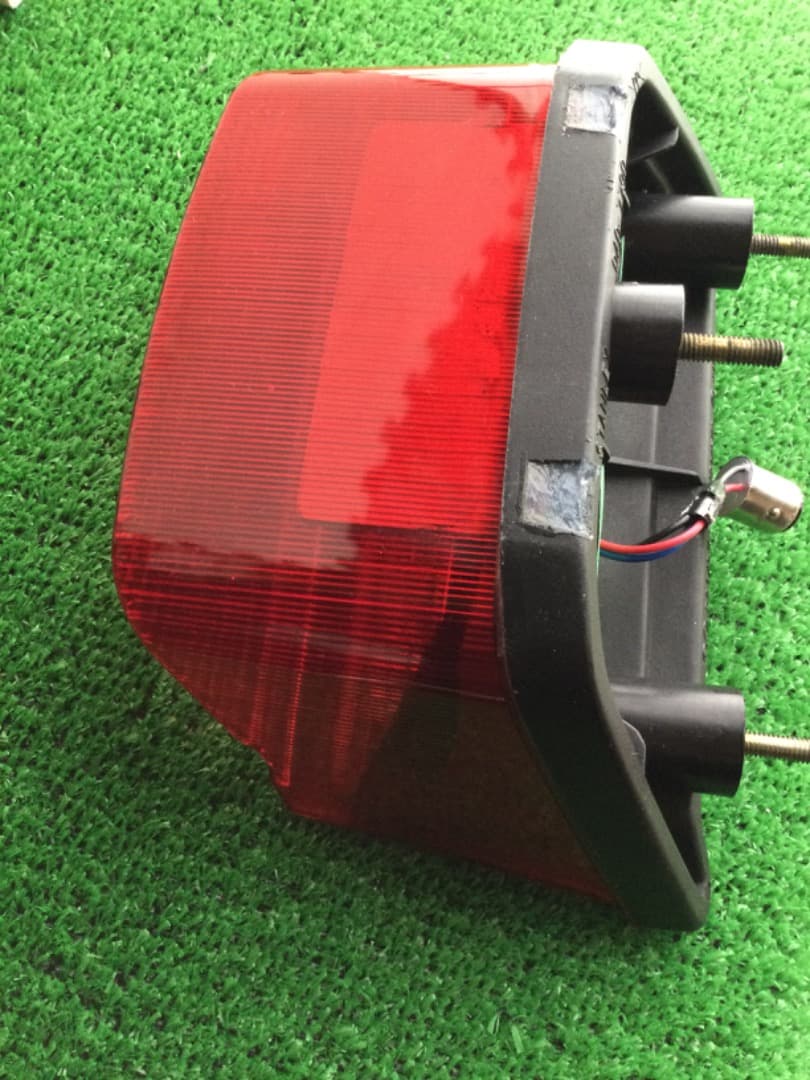 Kawasaki ZRX用赤色 LEDテールランプ (白色LEDナンバー灯付き)