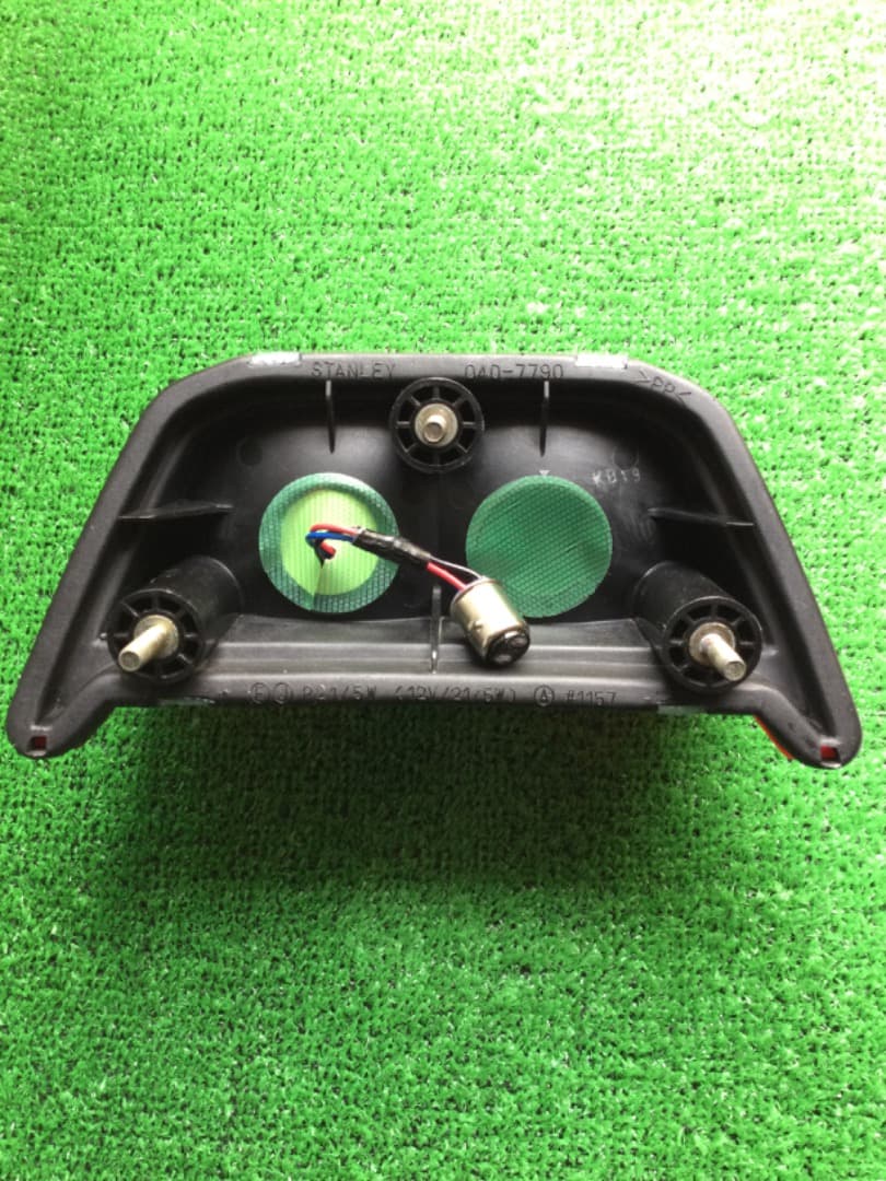 Kawasaki ZRX用赤色 LEDテールランプ (白色LEDナンバー灯付き)