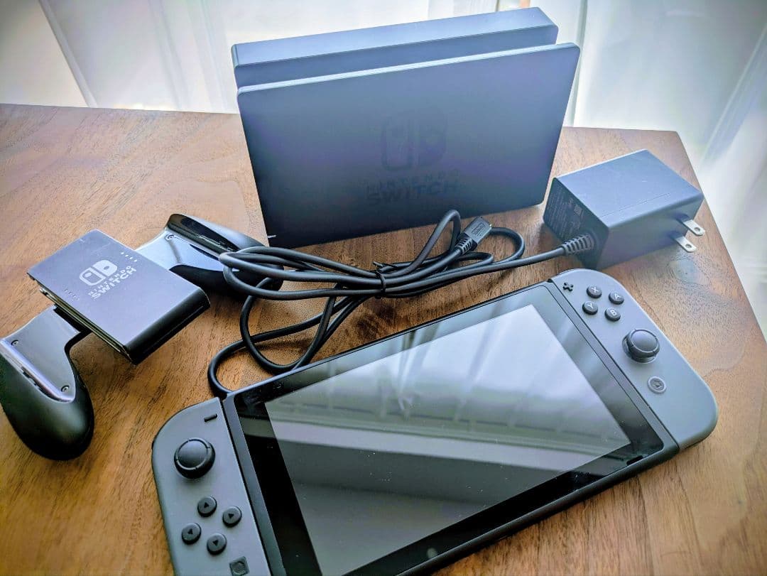 Nintendo Switch 本体【Joy-Con(L)/(R) グレー】
