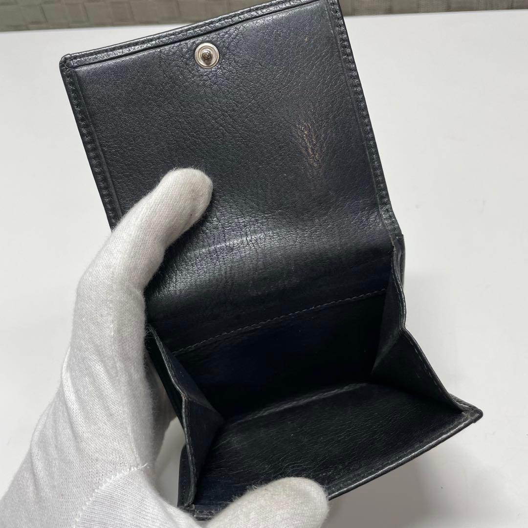 ゆ*に様 LOEWE ブラックレザー二つ折り財布 エンボスロゴ付き