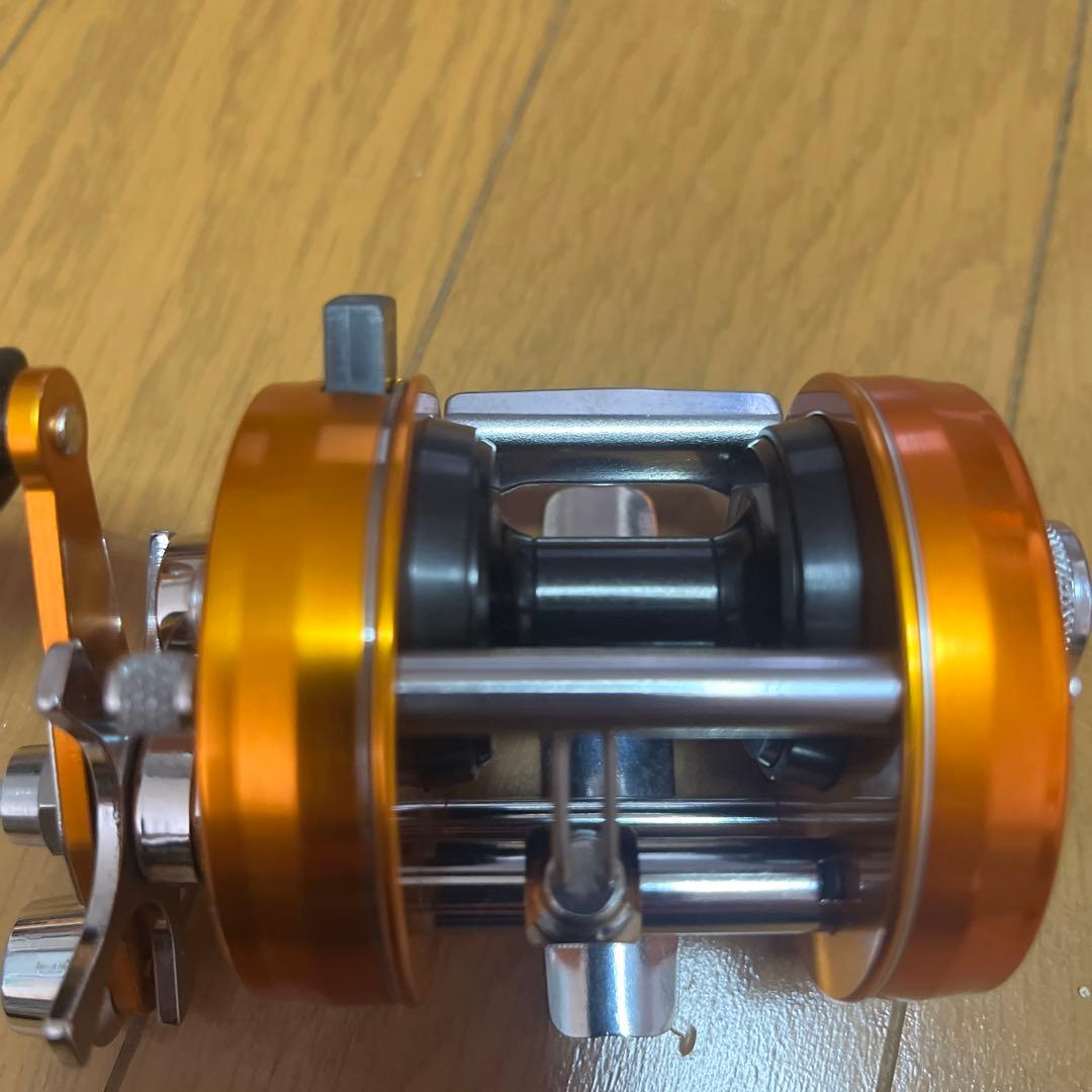 Abu Garcia 2500cサンセットオレンジ