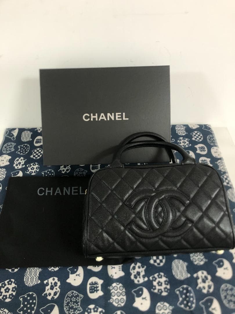 バッグ　ビッグlogo ハンドバッグ　レザー　高級感　バッグ　超美品 未使用