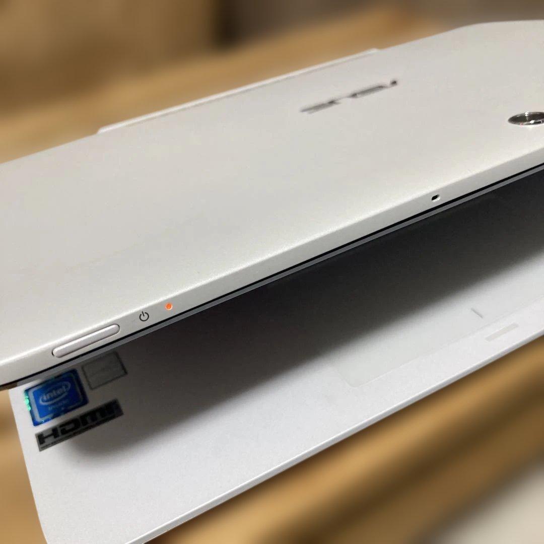 ASUS TransBook HDMI端子付き