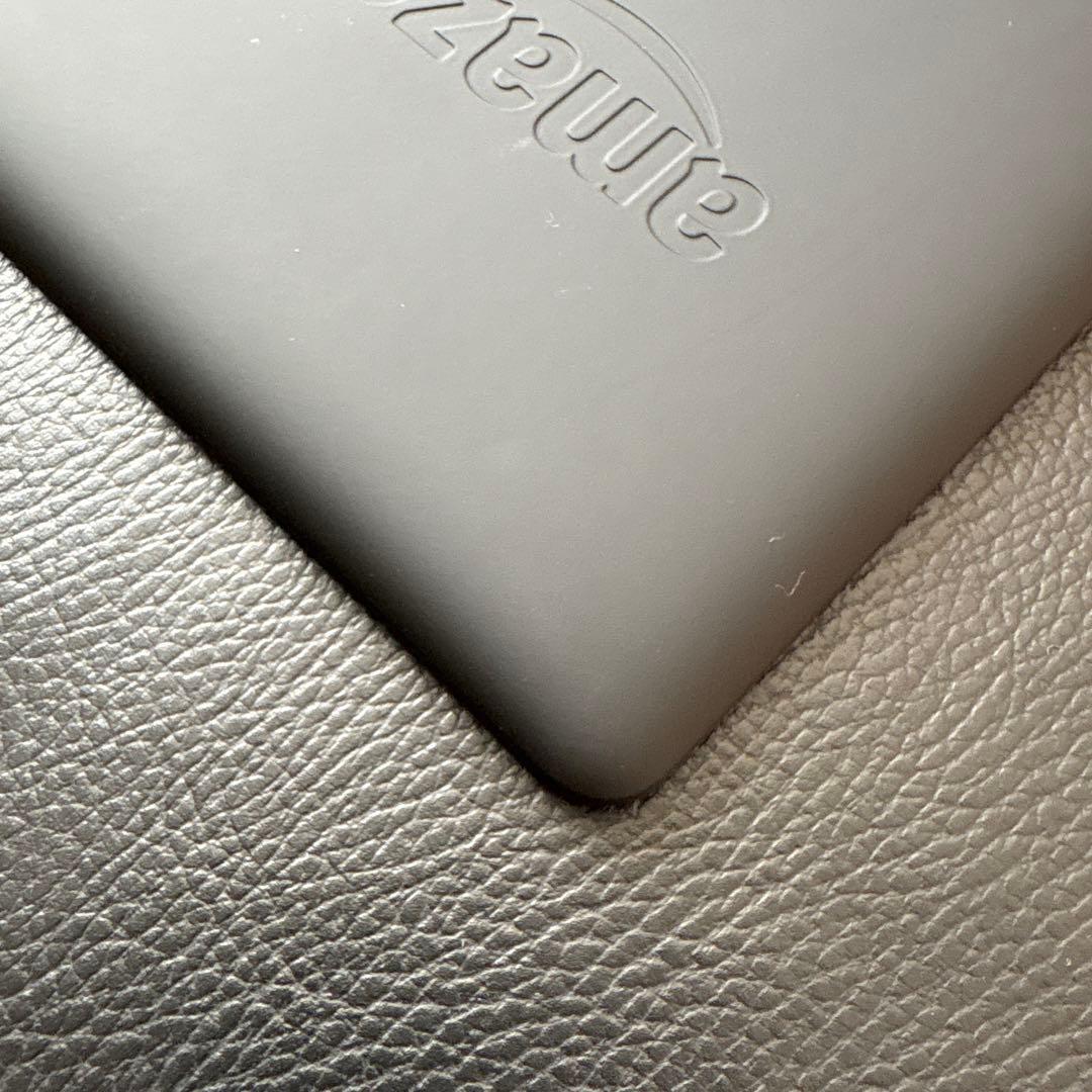 美品 Kindle Paperwhite 第7世代 4GB ケース付き 広告あり
