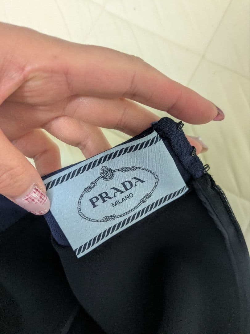 【PRADA】黒 長袖 ひざ丈ワンピース